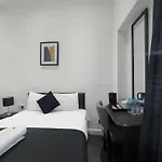 Oyo Firs Lodge London Heathrow