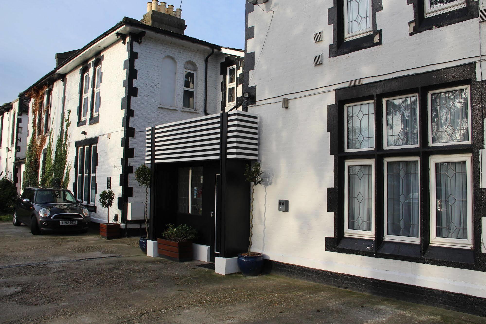 Guest house Oyo Firs London Heathrow 2*